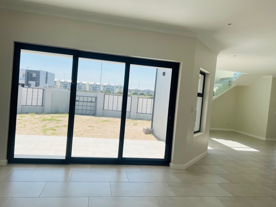 4 Bedroom Property for Sale in Sandown Western Cape